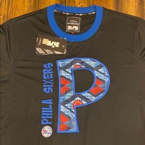 76ers short sleeved shirt